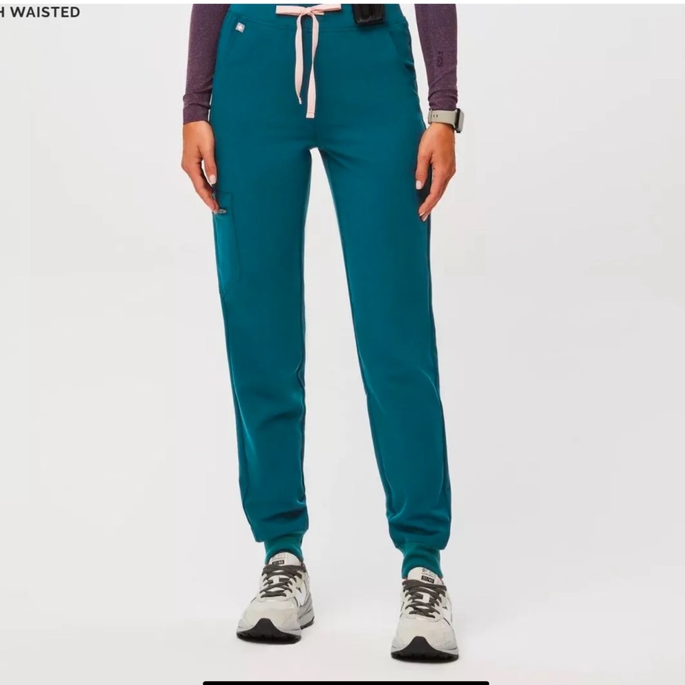 Figs Women Hig Waisted Jogger Pants- AMAZING DEAL! (BRAND NEW / WITHOUT TAGS)